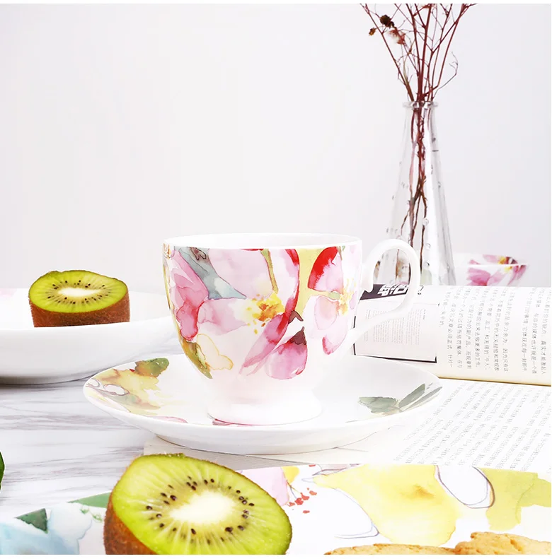 Керамические чашки и наборы блюдец с цветочным принтом на глазурованной костяной фарфор креативная кофейная чашка подарки на день рождения простой стиль блюдце