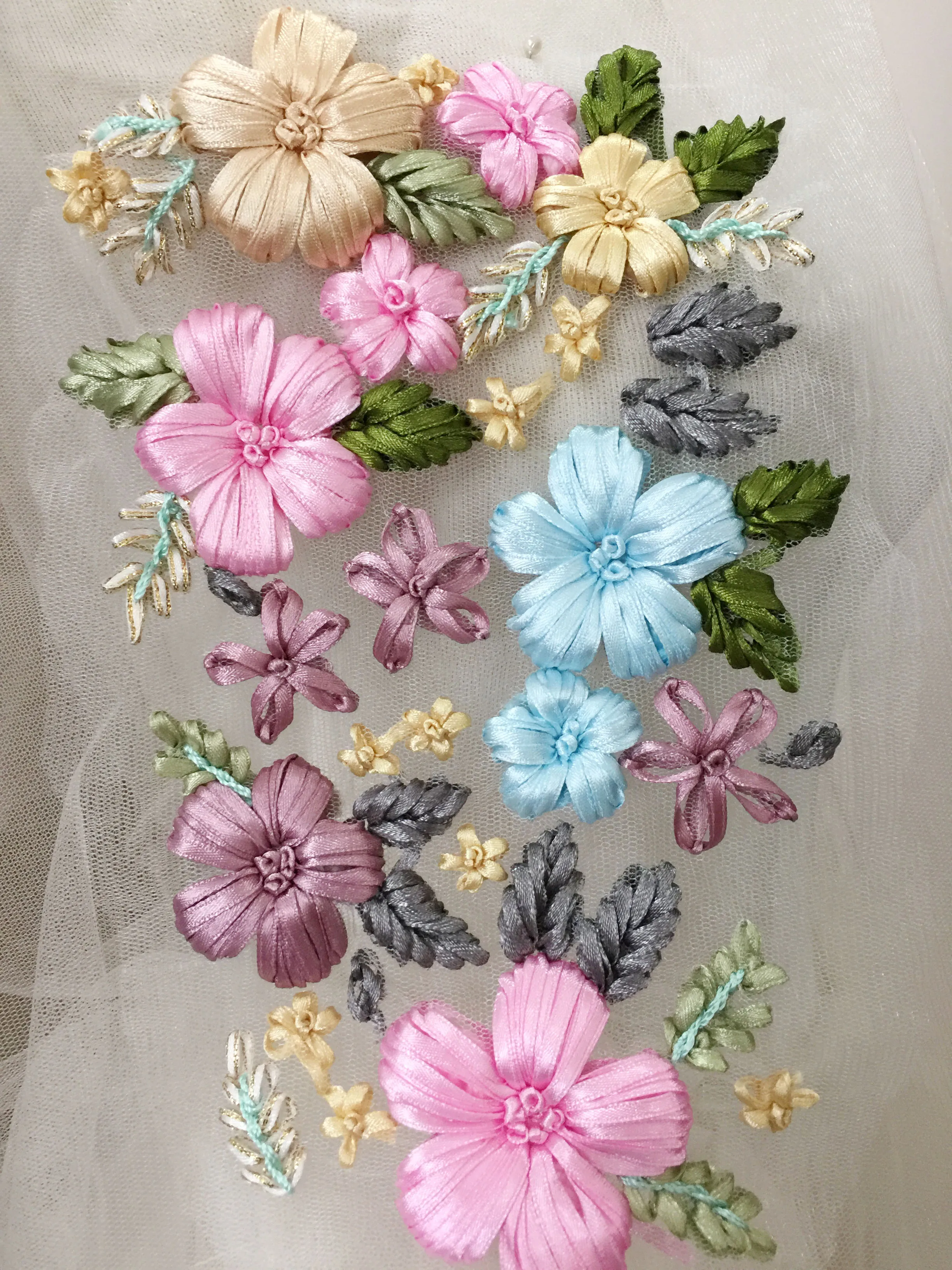 

1Pieces 3D Pure Manual Ribbon Embroidery Manual Flower Wedding Dress Accessories Patch DIY Dress Gown