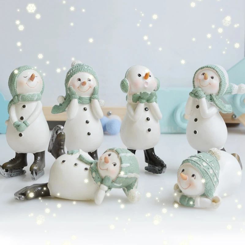 Cute Kawaii Snowman Figurine Home Kid Room Decoration Cartoon Resin Snowman Ornament Craft