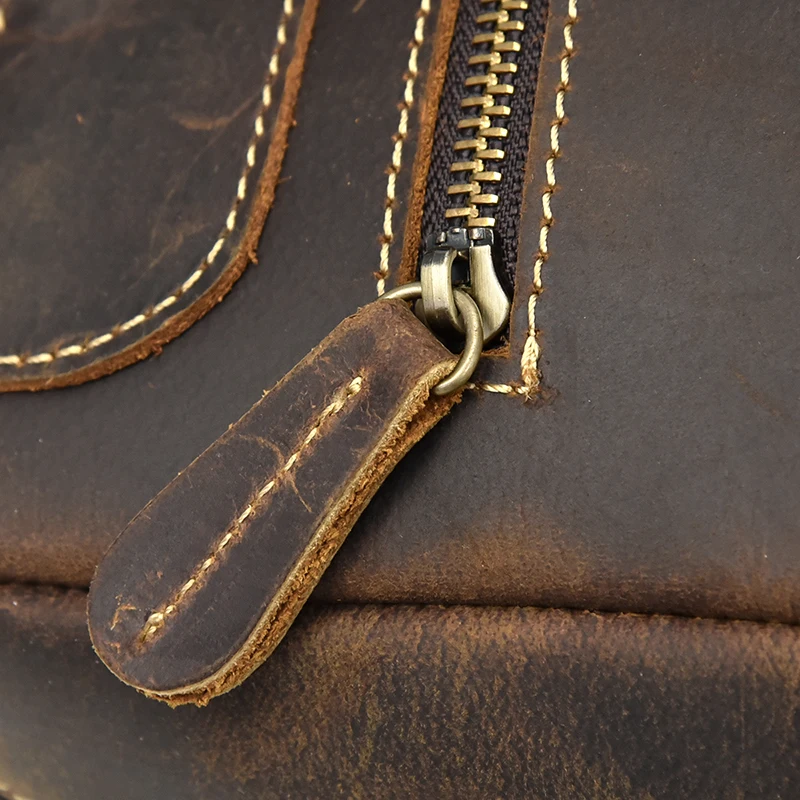 Reißverschlussdetail des Woosir Casual Crazy Horse Lederrucksacks