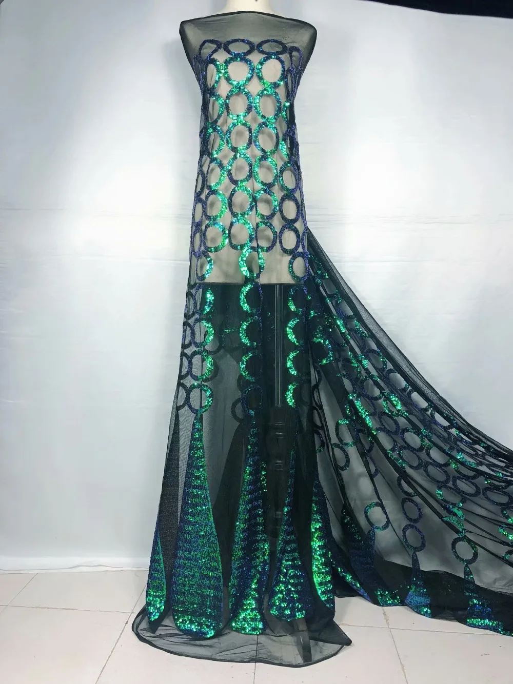 

Embroidered lace fabric SU-J08102 with sequins beautiful Nigerian sequins lace fabric for party dress