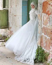 Vintage High Neck Long Sleeves Wedding Dresses 2017 Lace with Hijab Wedding Dress Dubai Muslim Bridal Gowns robe de mariee