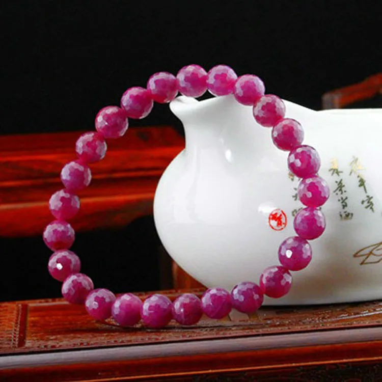 

Natural crystal bracelet natural ruby bracelet quality bracelet noble and elegant
