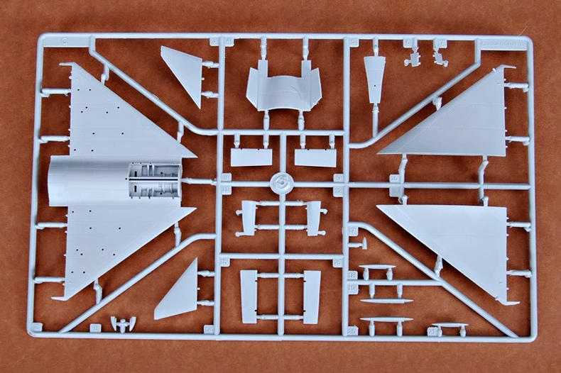 Труба 01611 1: 72 Китай J-10 Raptor Истребитель сборки модели