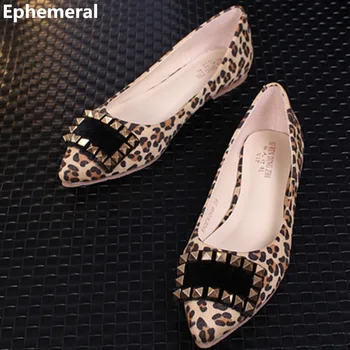 

Women's Leopard printed Flats Rivets Shoes Pointed Toe Patent Leather Slip-Ons For Dancing High Quality New Style 2018 Size 47 9