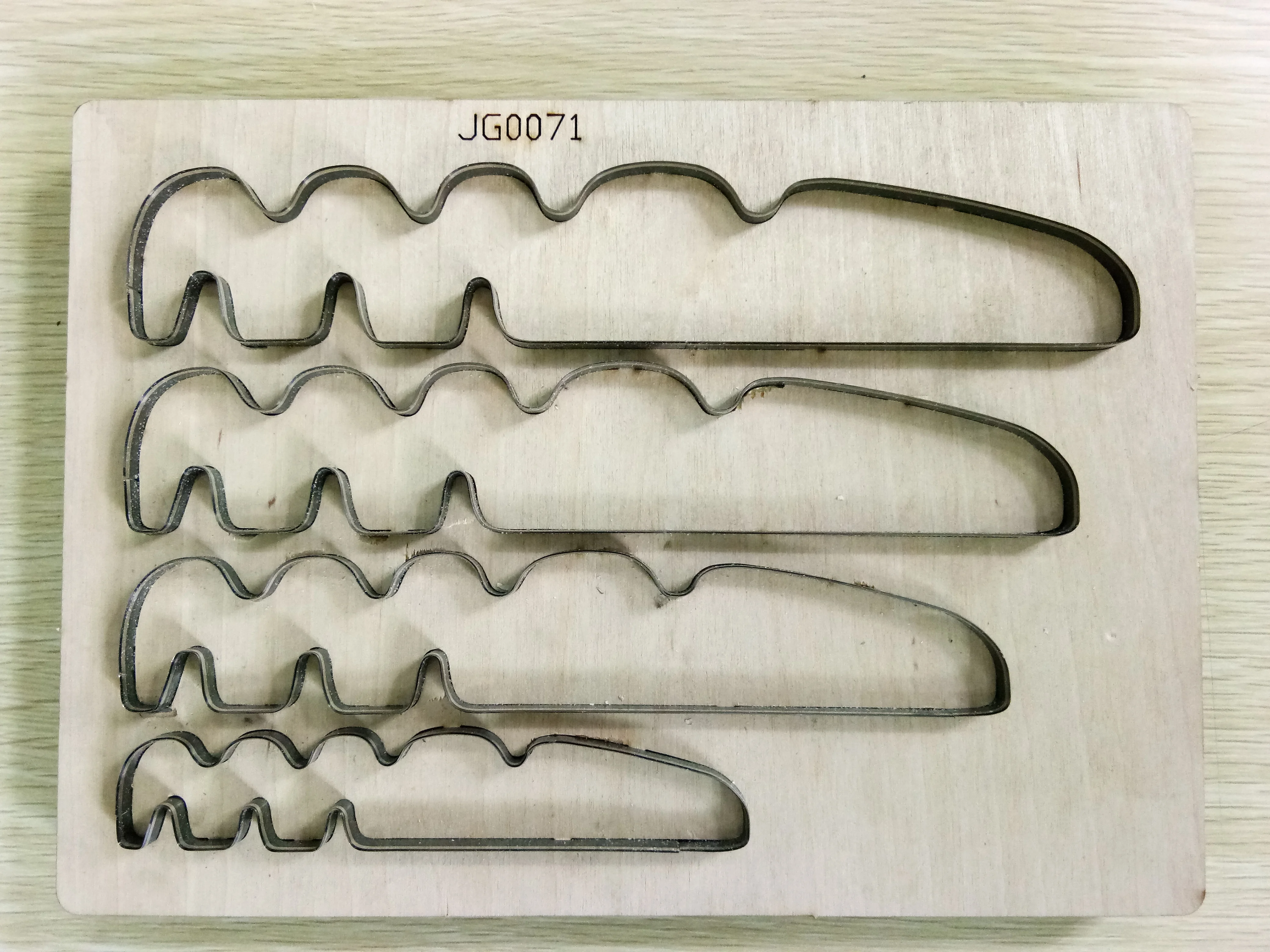 4 шт./лот Новые DIY 3D формы для цветов дерева высечки аксессуары кожаной бумаги