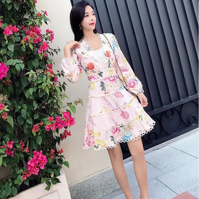 

2019 spring new dress female fashion trend casual print deep V lantern sleeve A word party dress
