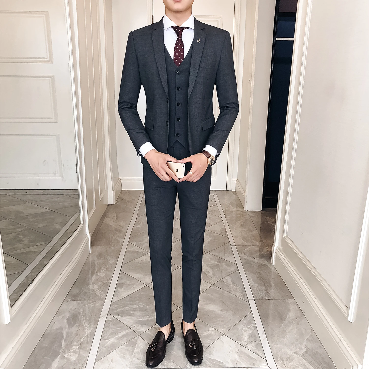 Two Buttons Slim Fit Suits 3 Pieces Suits(Jacket+Pants+Vest) Men Suits Notched Collar Wedding Groom Wedding Party Tuxedos