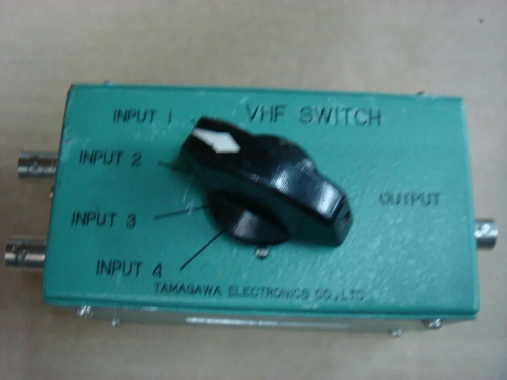 

[BELLA]Imported second-hand four-way UHF adapter VHF SWITCH VCS-204D 50R Europe--5pcs/lot