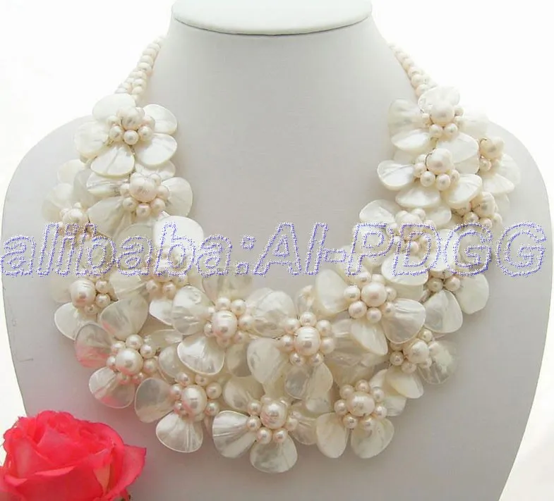 

Wonderful! Pearl&Shell Flower Necklace