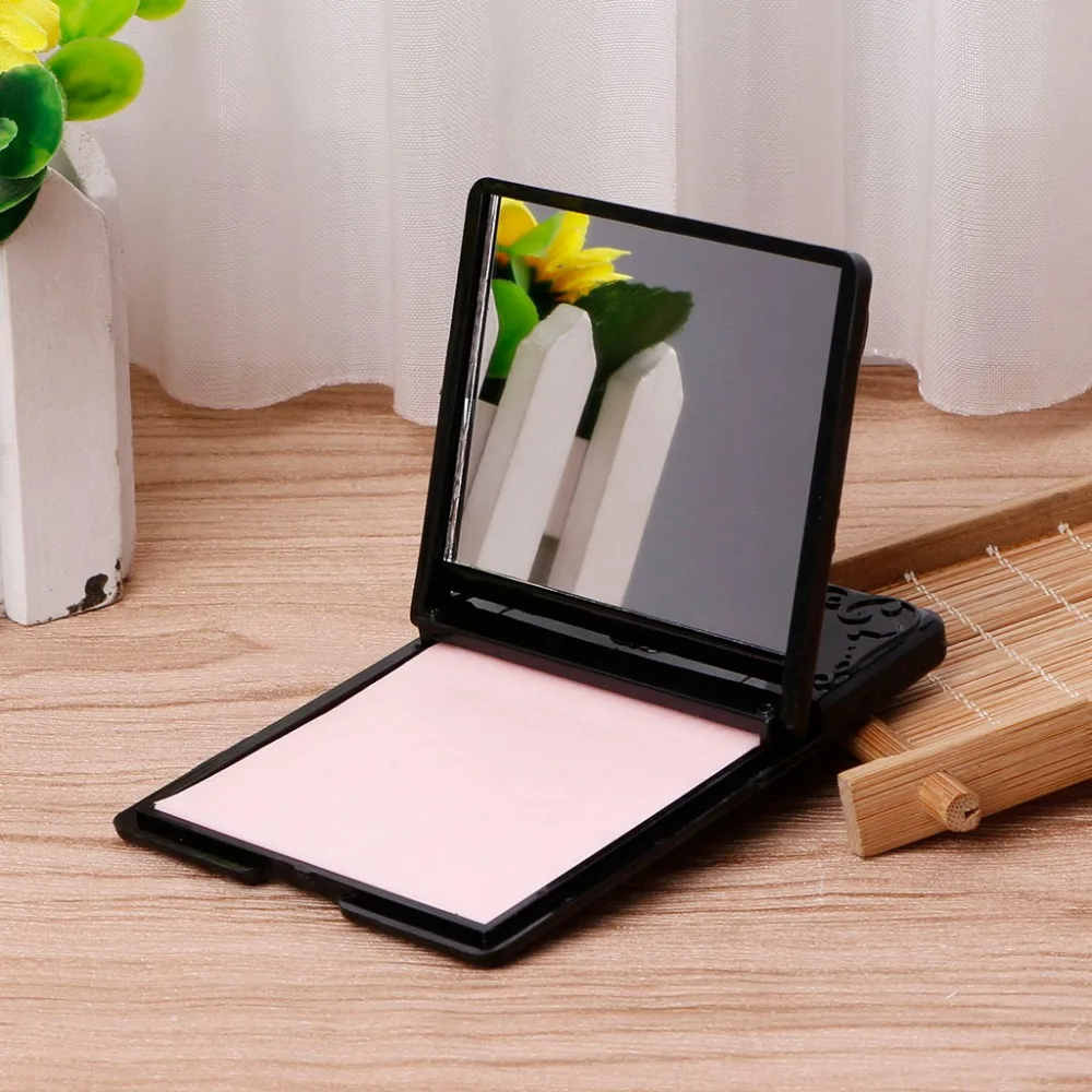 

MAANGE 1 PC Vintage Hollow Outside Portable Pocket Makeup Double Folded-Side Mirrors Mini 7x7cm 7AB0284