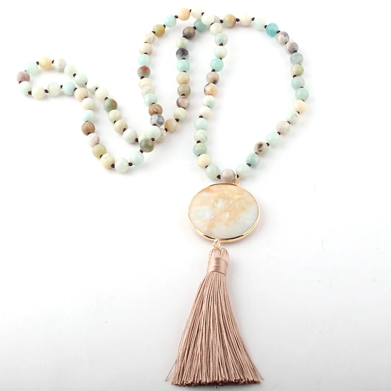 Collier Bohème en pierres semi-précieuses avec pompon amazonite