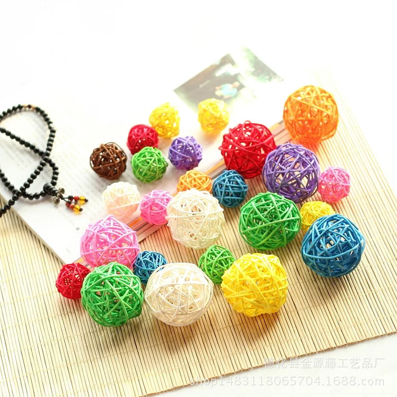 

Mixed 3cm/4cm/5cm 25PCS Round Shape Rattan Ball Sepak Takraw for Christmas Birthday Party & Home Wedding Party Decoration