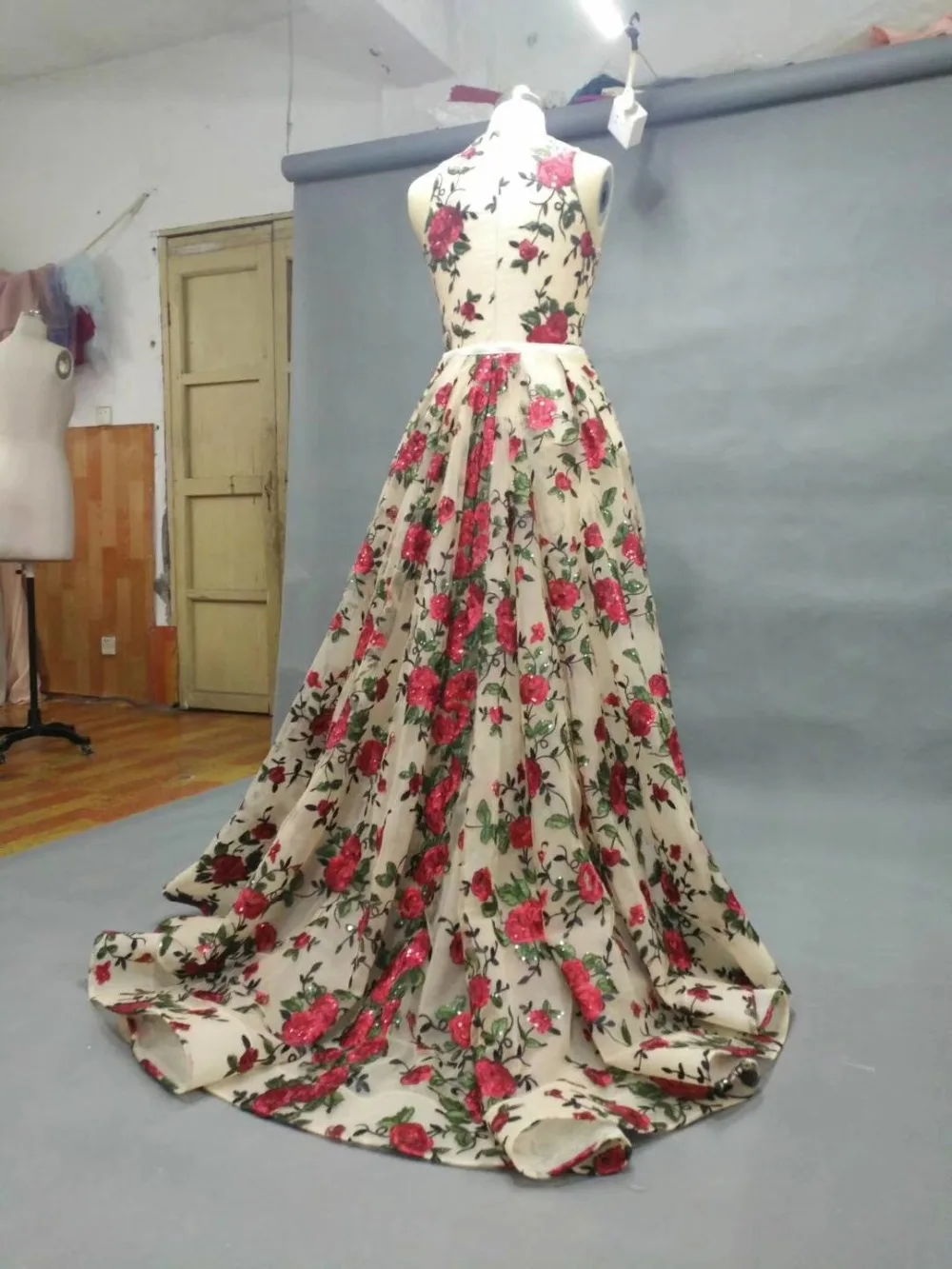 celebrity dresses