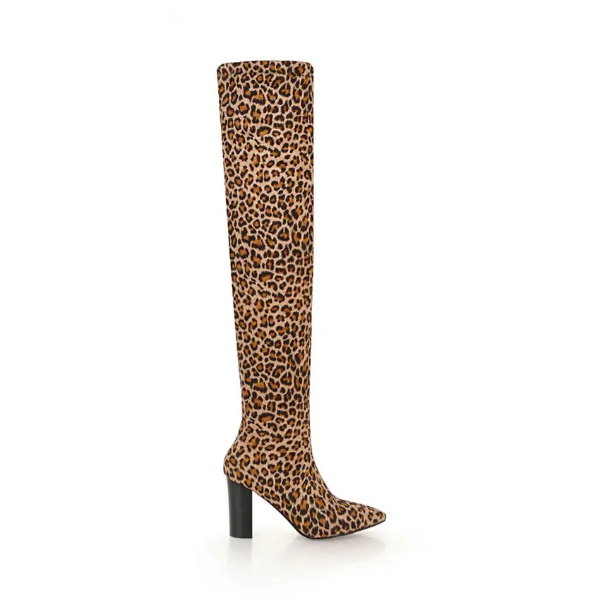 QUTAA/ г. Пикантные эластичные замшевые высокие сапоги леопардовой расцветки с острым носком Зимние Сапоги выше колена на высоком квадратном каблуке с теплым мехом размеры 34-43
