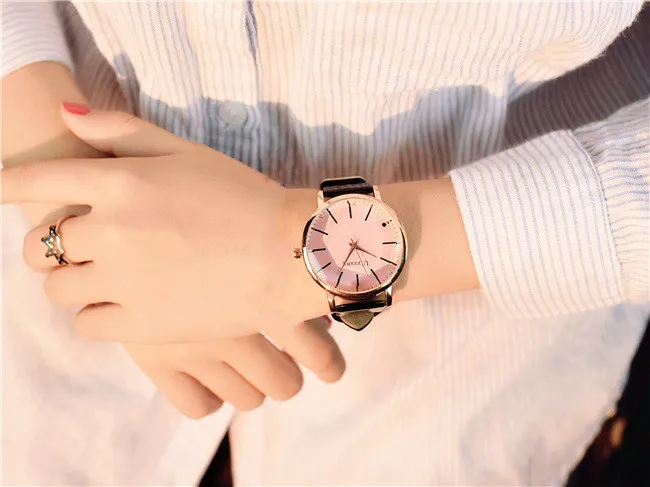 Ulzzang классические белые черные женские кожаные часы Простой Большой Циферблат Женские кварцевые наручные часы повседневные женские часы Relogio Feminino - Цвет: black pink