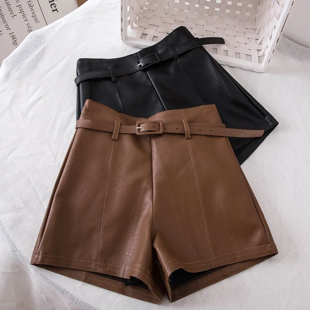 MUMUZI Высокая Талия PU кожаные шорты Для женщин в стиле панк пояса широкие шорты осень-зима Повседневное свободные кожаные шорты 2018