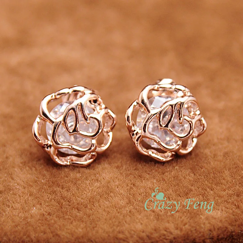 

New Cute Small Hollow Out Flower Stud Earrings Fashion CZ Crystal Earrings for Women Gil's Rose Gold Color Jewelry Bijoux Gift
