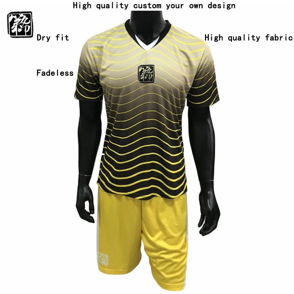 

2018 college soccer jersey for men custom group soccer uniform suit football set with long sleeve shirt and sports short
