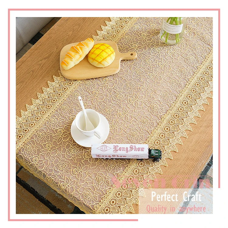 Gold table runner (6)
