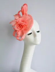 2019 коралловый головной убор Sinamay украшение из цветов Кентукки Дерби Свадебные гонки свадебный душ мать невесты w/перо