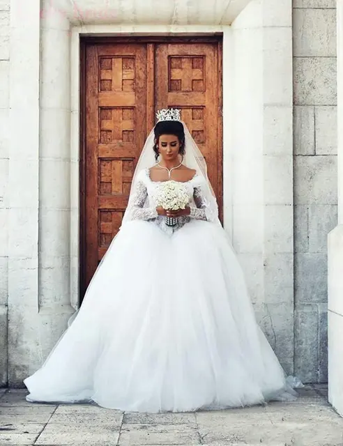 Sheath Straight Neck Line Lace Wedding Dresses