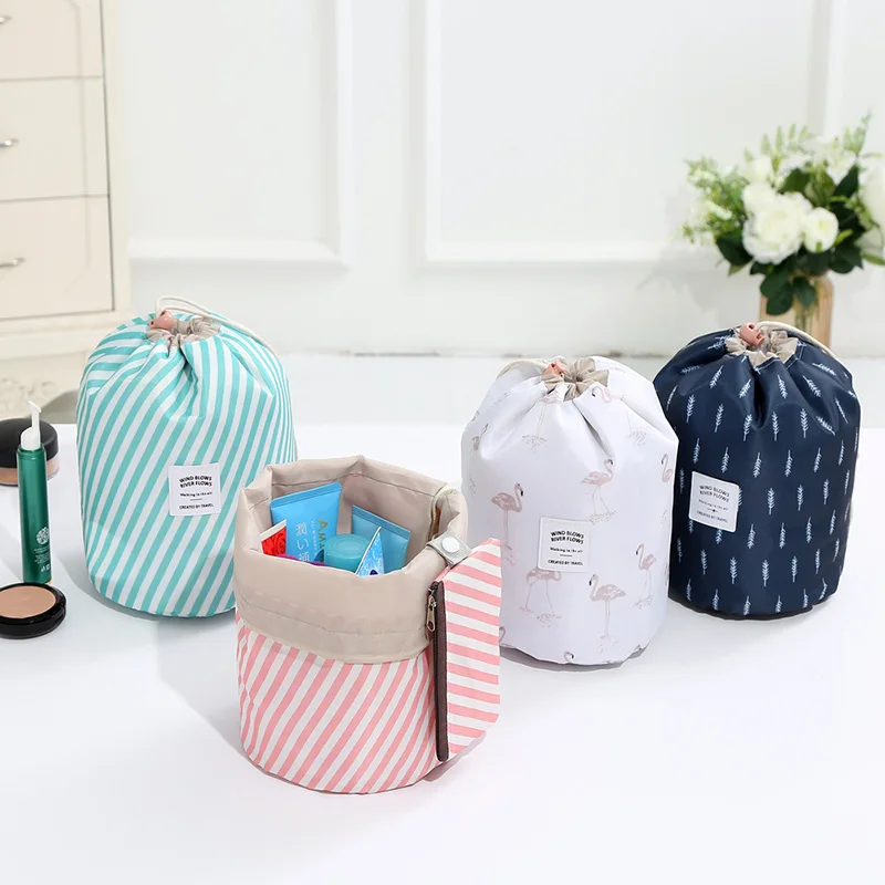 

2018 Portable Ladies Girls barrel-shaped Stripe Cosmetic Bag Fresh Lovely Zipper Cosmrtic Cases Make Up Bags Praticle bag