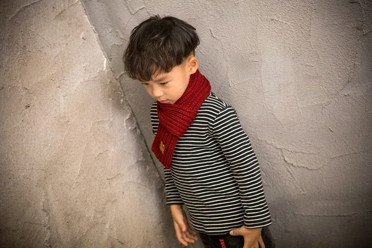 Вязаный детский теплый шарф для мальчиков и девочек; осенне-зимняя шерсть; однотонные кожаные утолщенные шарфы с надписями