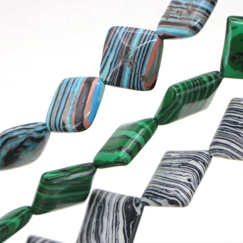 Squared diagonal pine stone beads (10)