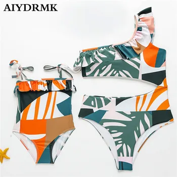 

Mother Daughter Swimsuits 2019 Summer Leaves Family Matching Swimwear Sets Mommy and Me Clothes Holiday Beach Sexy Women Bikini