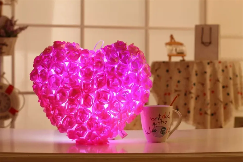 Pétalas de Rosa Presente dos Namorados para Meninas Frete Grátis Moda Luminosa Colorido Luz Travesseiro Apaziguar Boneca Casamento Crianças Brinquedos 10 High Quality Brinquedos e hobbies