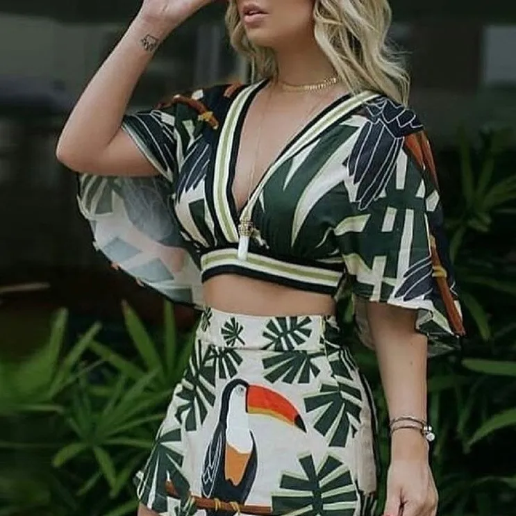 

Boho New Women Two Piece Set Sexy Crop Tops and Mini Skirt Floral Print Suits Bohemian Casual Flower Print Set