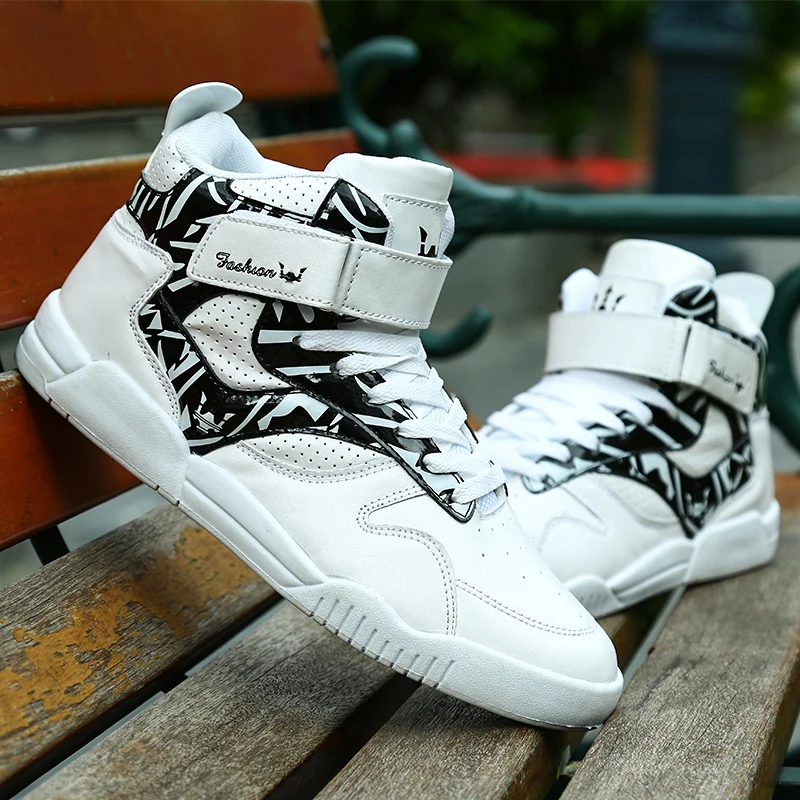 High Top Sneakers Men White Black Skateboarding Shoes Spring Autumn Classic Footwear Big Size 39-46 Flat Walking Sneakers 2018 High Top Sneakers Men White Black Skateboarding Shoes Spring Autumn Classic Footwear Big Size 39-46 Flat Walking Sneakers 2018