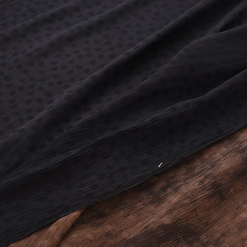 

90CM Wide 30MM Dots Jacquard Wrinkled Black Gambiered Guangdong Silk Fabric for Summer Dress Shirt Clothes Pants H488