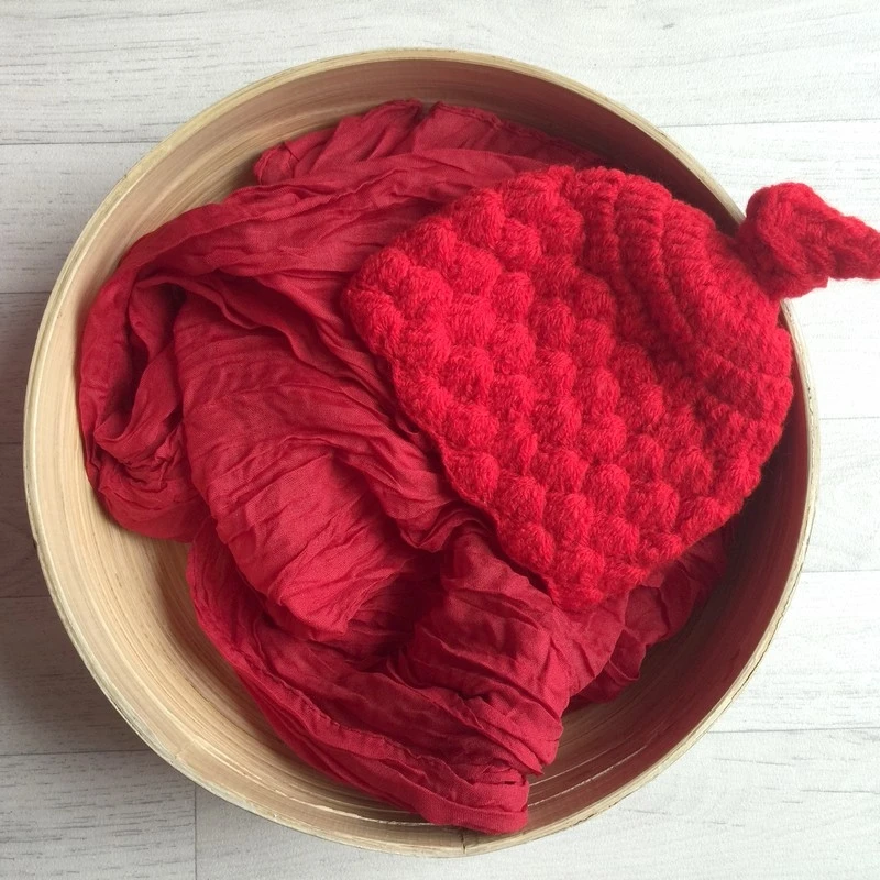 rouge-set-wrap-coton-bonnet-seance-photo-nouveaux-nes-ref9