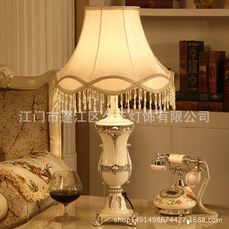 

Continental Table Lamp for Living Room Coffee Table Creative Fashion Luxury Resin Classical Desk Lamp