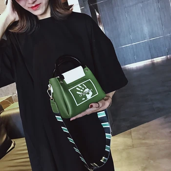 

Small bag female summer wide shoulder strap wild Messenger bag contrast color portable small square bag shoulder bag