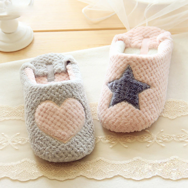 

RUIYEE 2018 spring and summer new women's slippers comfortable floor shoes mute home slippers slip month shoes
