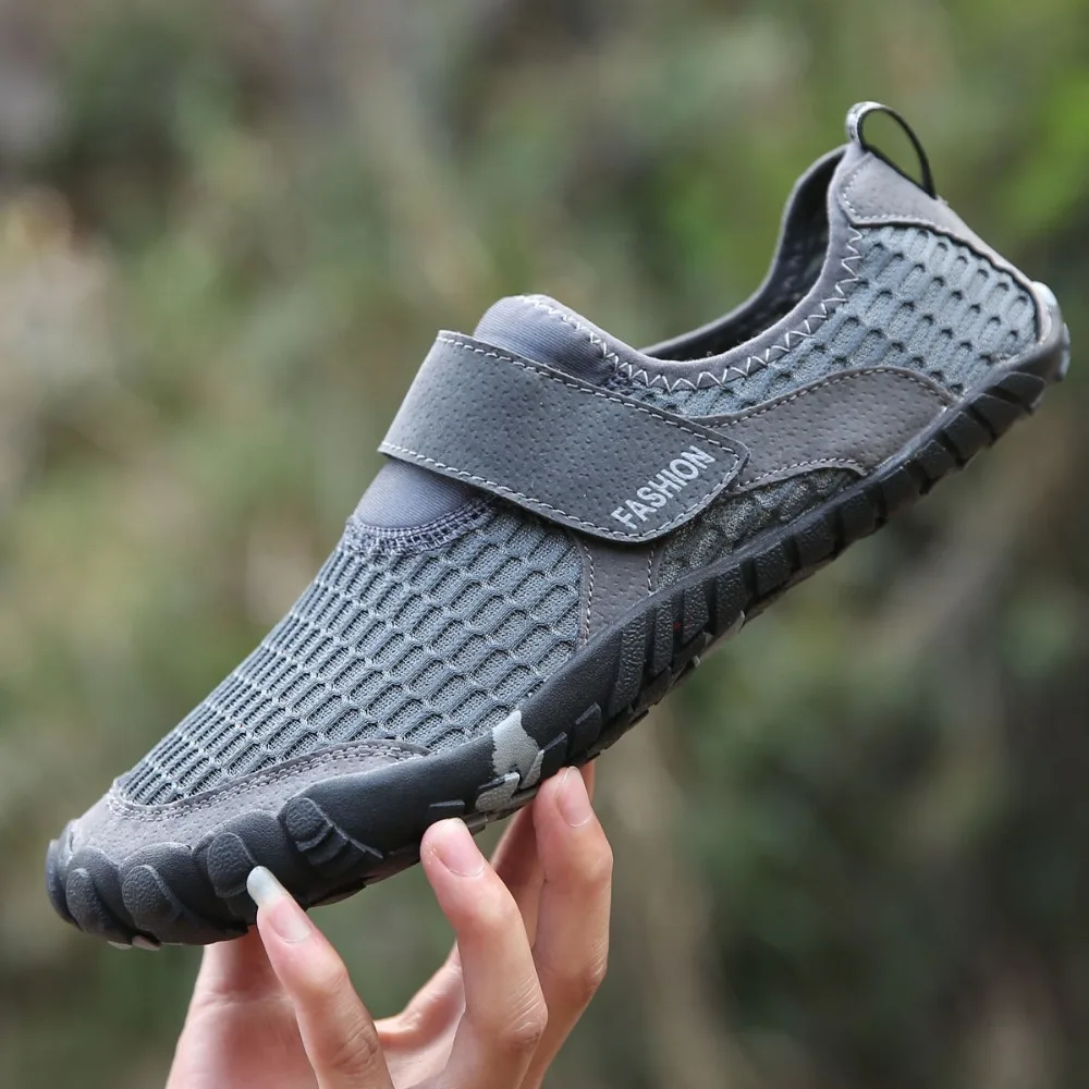 أحذية ماء السباحة أكوا الجوارب جديد الصيف الرجال صنادل شاطئ المنبع أكوا أحذية رجل سريعة الجافة البحر النعال الغوص أحذية