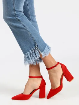 

Pumps pointed toe red