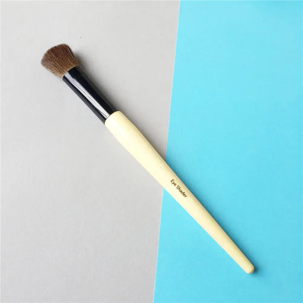 Bobbi Brown Eye Shader Brush _ 1 (2)