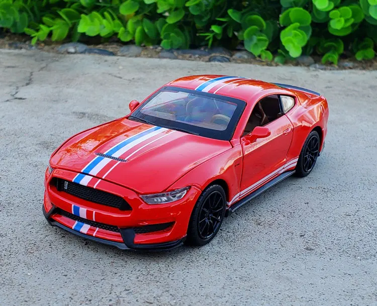 1:32 Масштаб литая под давлением металлическая модель автомобиля для Ford Mustang Shelby GT350 Коллекционная модель игрушки автомобиль звук и светильник - Цвет: Красный