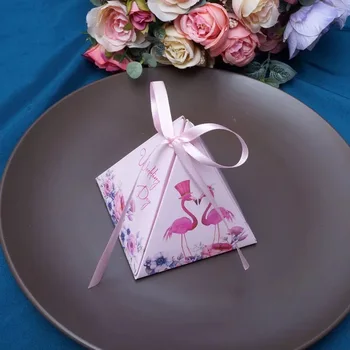 

100pcs Triangular Pyramid Gray / Pink Lovely Flamingos/feather/marble Wedding Favors Candy Boxes Bomboniera party Gift Box