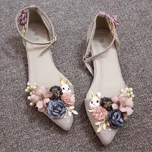 Women Single Shoes 2017 New Spring Summer Rabbit Flowers Pearl Flats Hollow Flat Shoes Buckle Pointed Toe Sandals Shoes