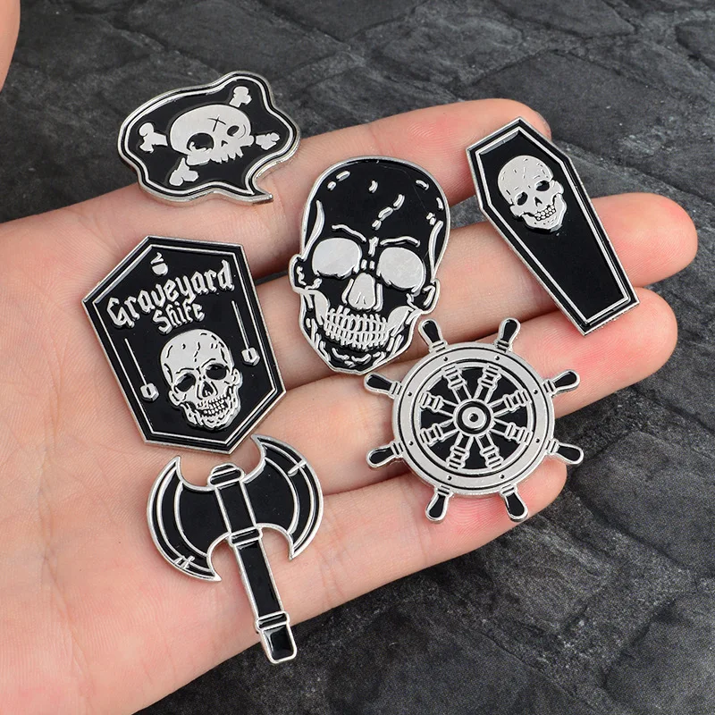 PGY Goth pins Punk Golden silvery Axe Roulette pins Brooches for