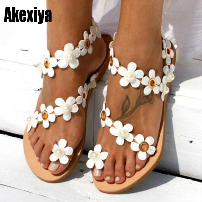 

2019 explosion models Fashion fish mouth summer fashion pearl flower sandals large size 34-43 women's shoes Roman style f184