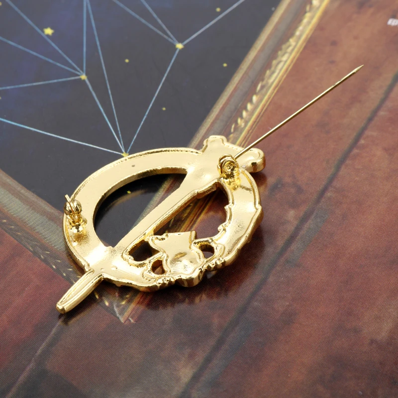 Новинка броши dongsheng в форме кладага скипетров руки и любовь сердце искусственная