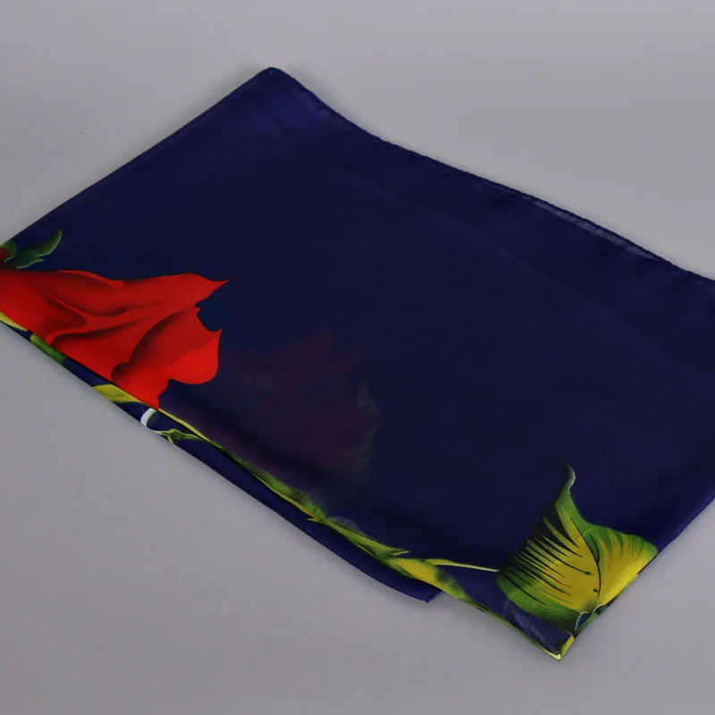 3697749756_176986948