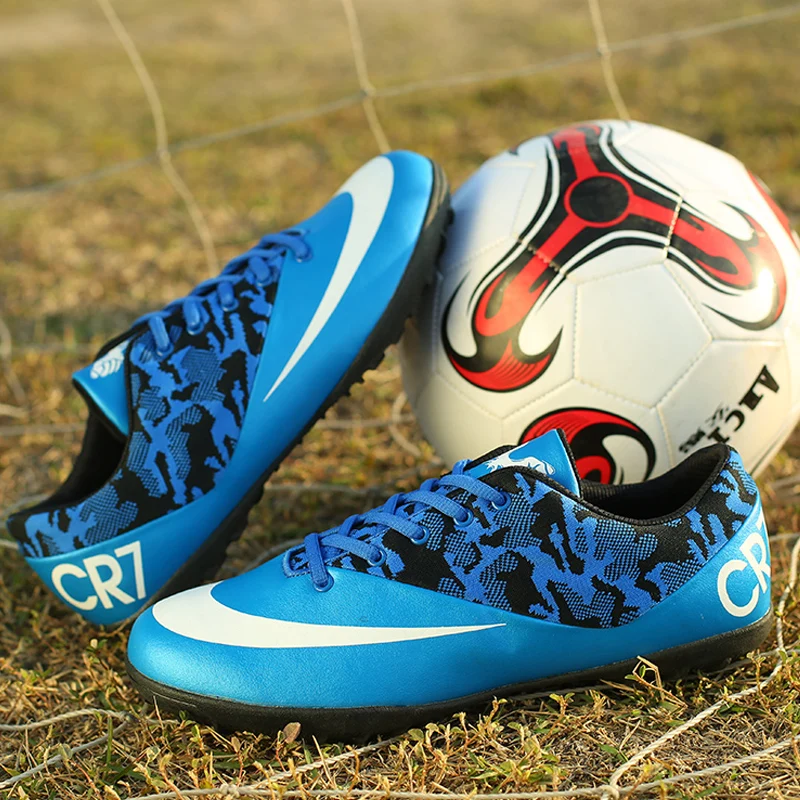 

Sneakers For Men Outdoor lawn Short Nail Soccer Shoes 2018 new Comfortable Waterproof Student Training Football shoes Zapatos 44