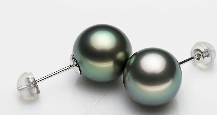 

CLASSIC PAIR OF 9-10mm Tahitian black pearl stud earring18k gold